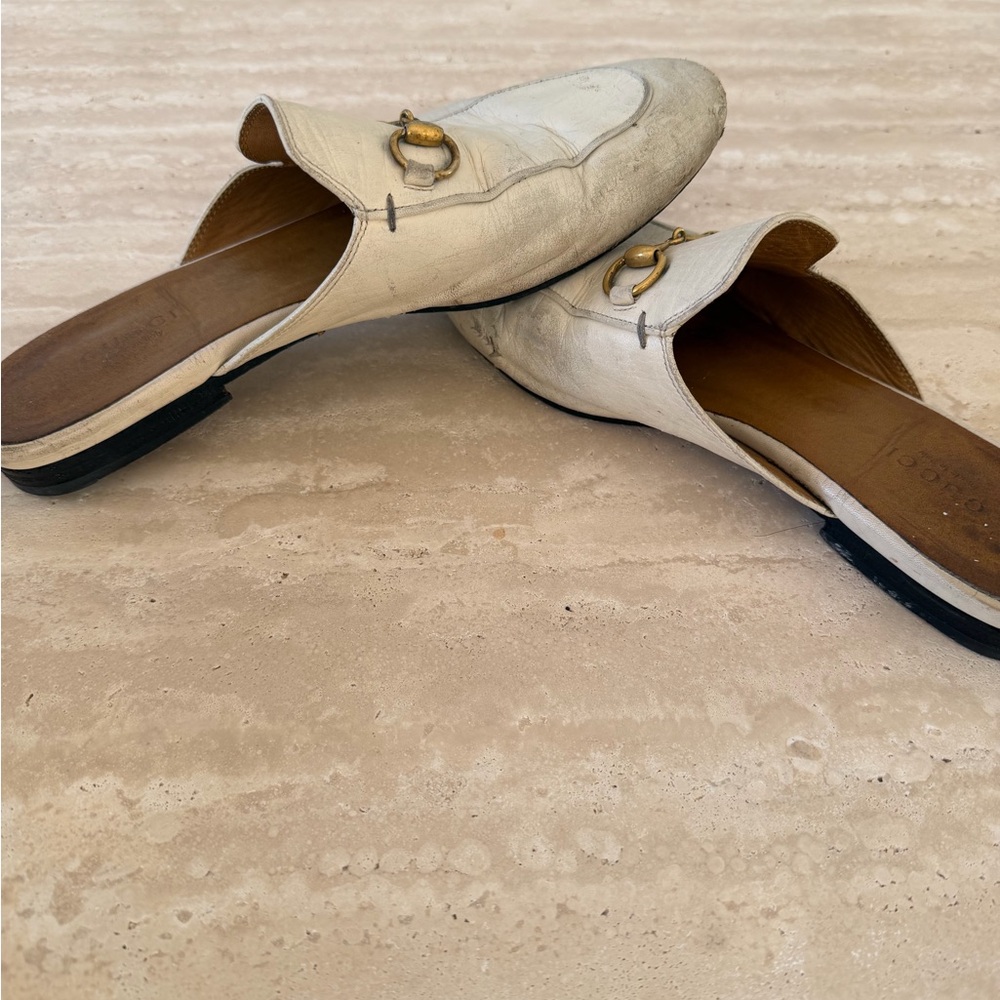 Classic GUCCI horsebit slides - Cream & Gold Buckle - Picture 2 of 7